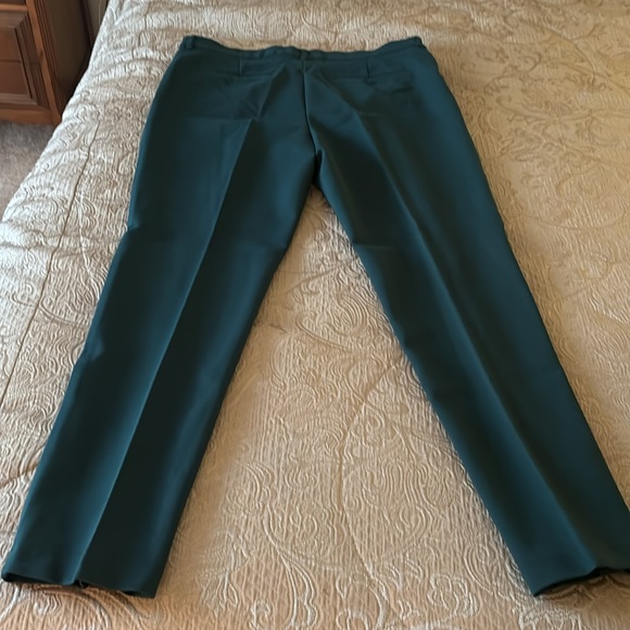 So slimming by Chicos regular size 2.5 deep, military green color EUC - Picture 6 of 9